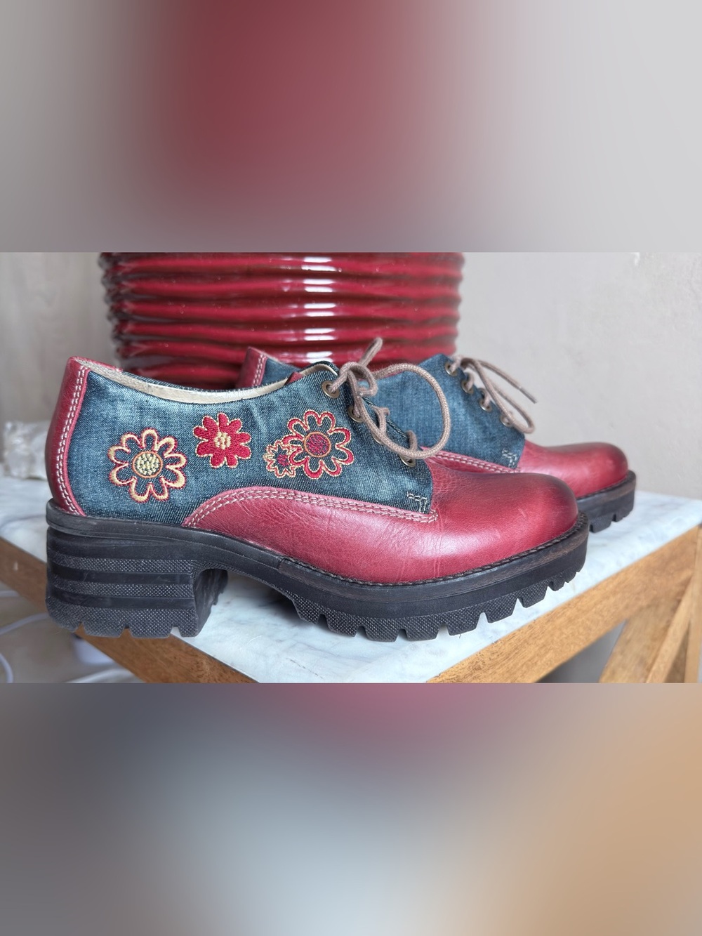 Dromedaris Kiara Whimsy Flowers Oxford Womens EU 38 Red Blue Embroidered